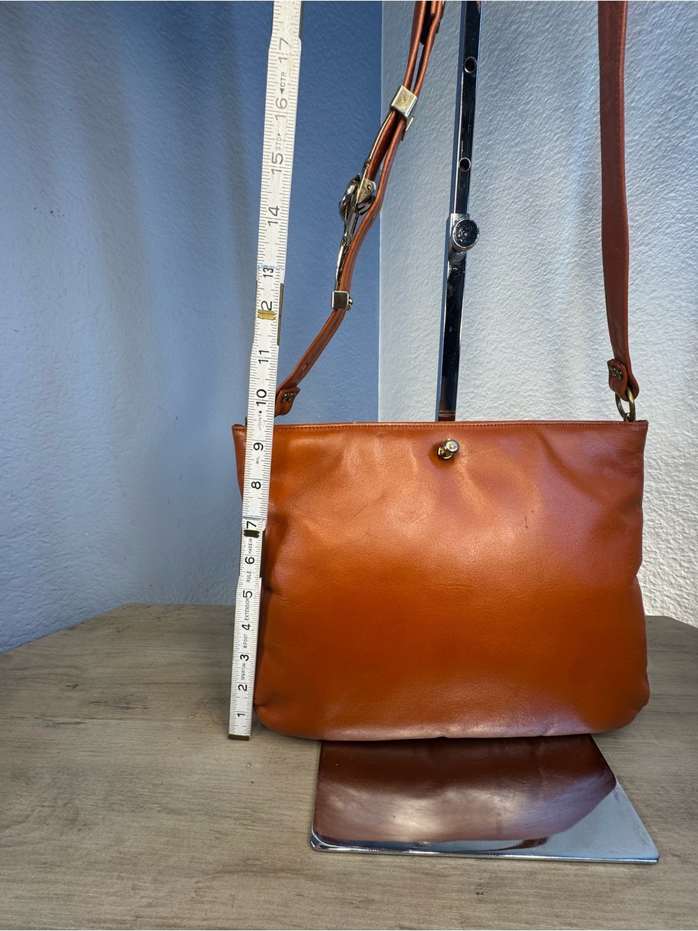 Vintage Ruth Saltz Leather Handbag Unique Two-Knob Spring Frame Closure - Picture 16 of 16